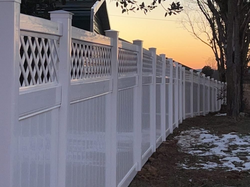 Taylor County Fence Co. Kentucky Residential Vinyl Fencing