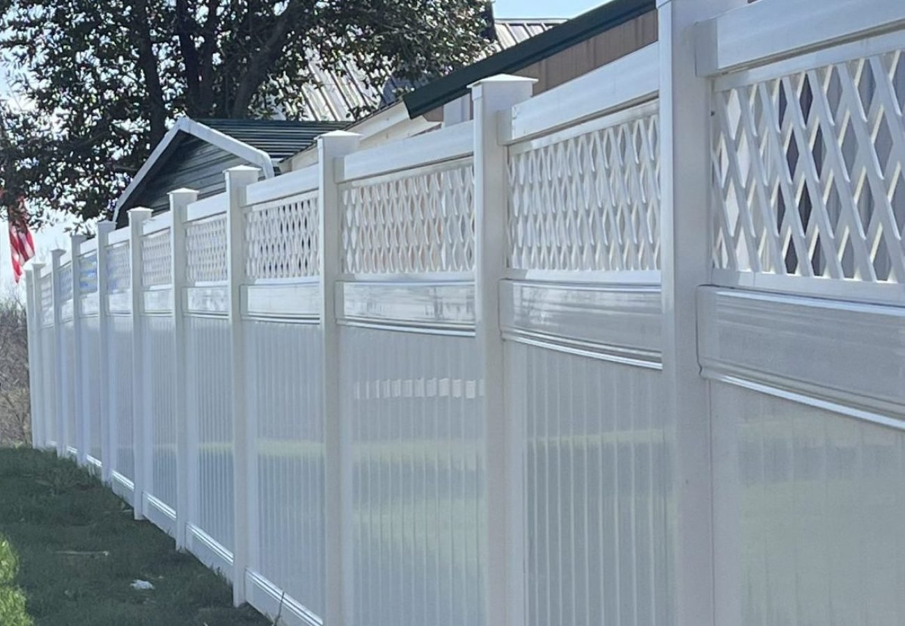 Taylor County Fence Co. Kentucky Residential Vinyl Fencing 2